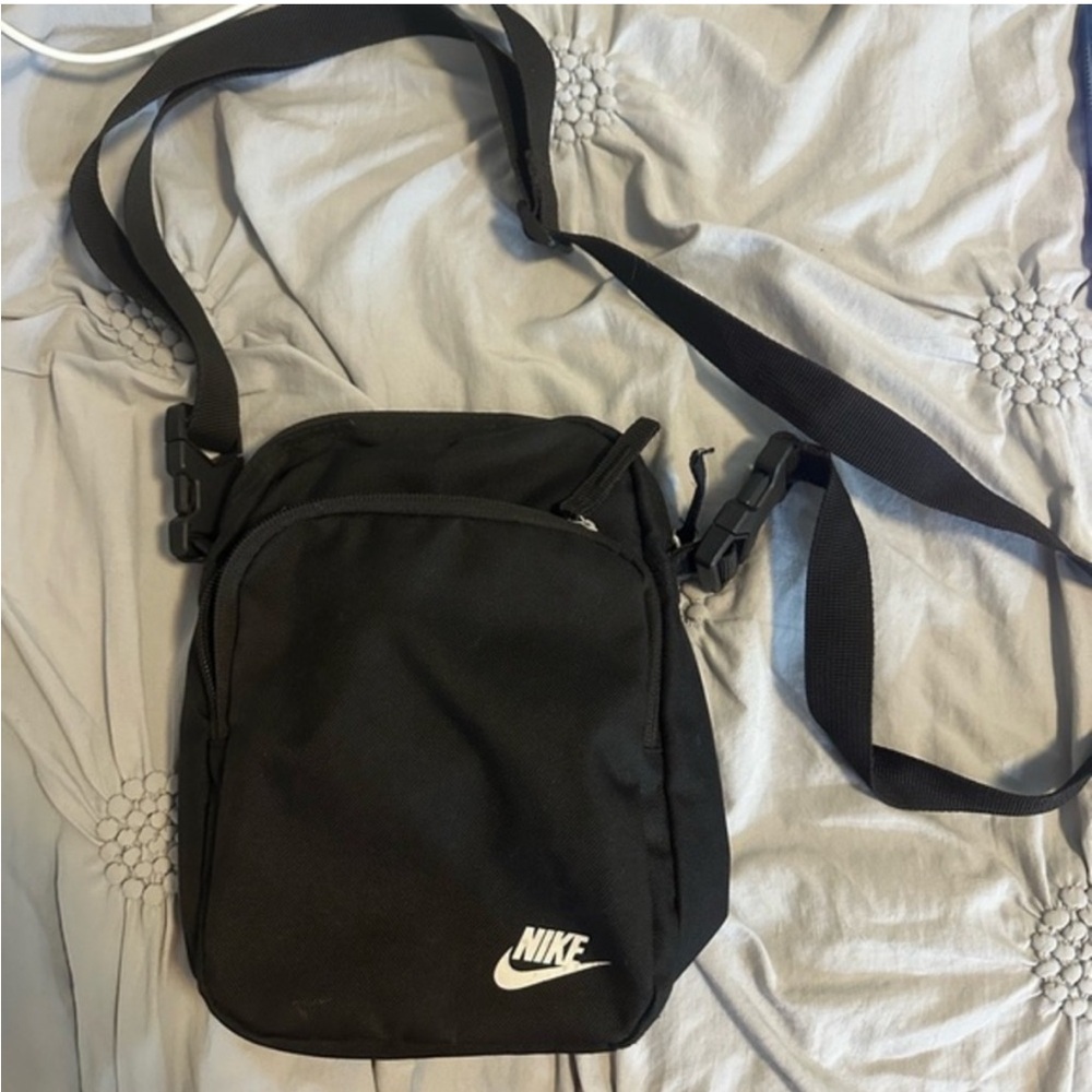 Nike Black Messenger Bag for Men